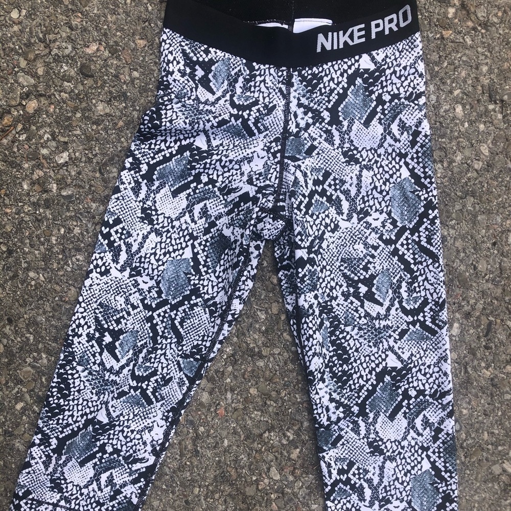 Nike PRO Capri work out tights